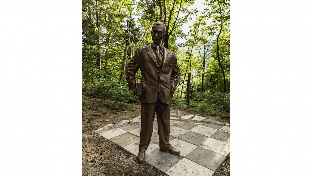 Stefan Zweig in Lebensgröße in Bronze. (c) Zell am See-Kaprun Tourismus-http://zellamsee-kaprun.com